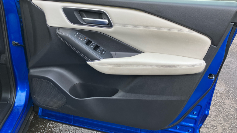 Nissan Qashqai 1.3 DiG-T MH Tekna 5dr Petrol Hatchback